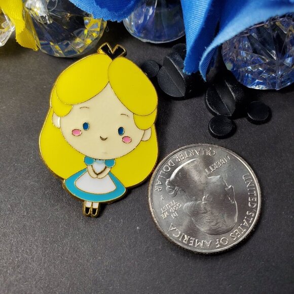 Disney Alice Wonderland Trading Pin Big Head Lapel Pin Badge Brooch Accessories - Picture 5 of 5
